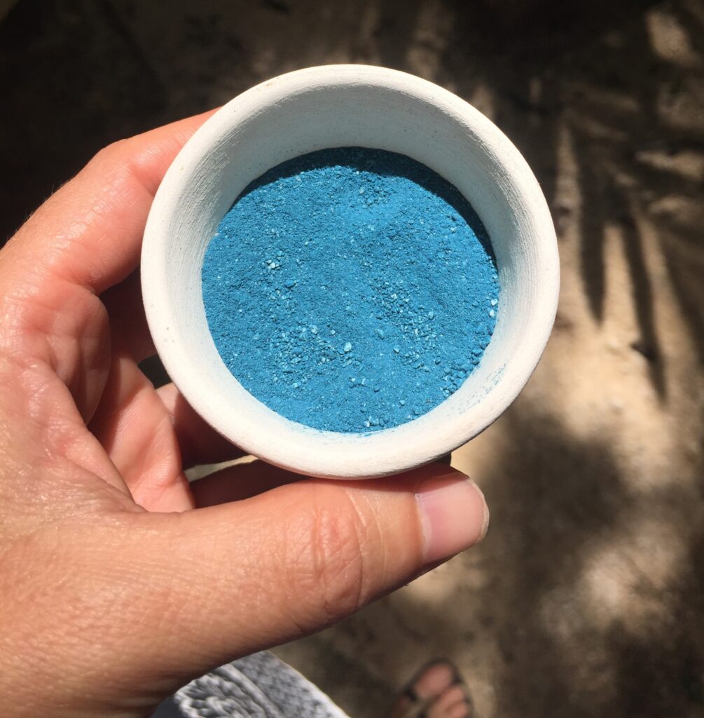 Azul Maya: Pintando del Pasado al Presente