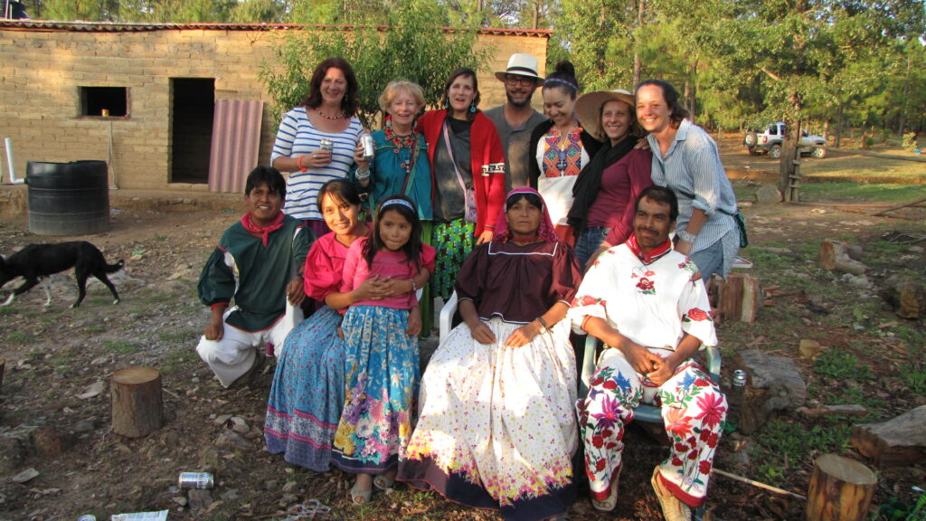Team Wimari. Jennie Gamlin & Susie Vickery (top left) Totupica Candelario and Claudia de la Torre (bottom left) with other collaborators working on the Maternal Health project and Wimari Women’s collective